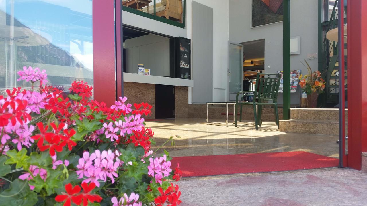 Motel Des Sports Martigny Buitenkant foto