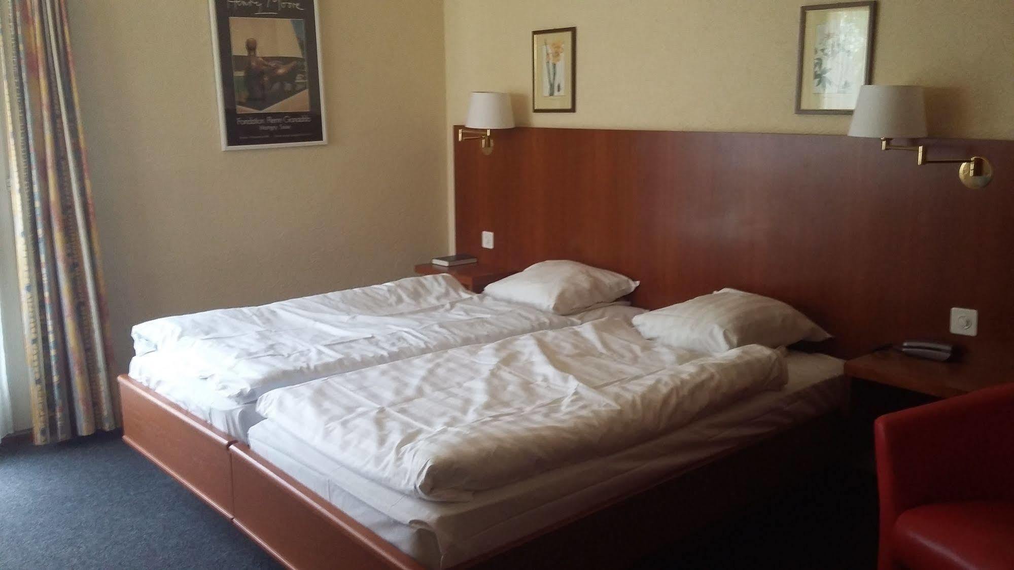 Motel Des Sports Martigny Buitenkant foto