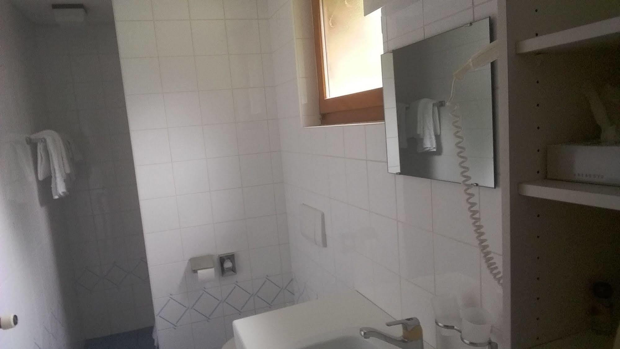 Motel Des Sports Martigny Buitenkant foto